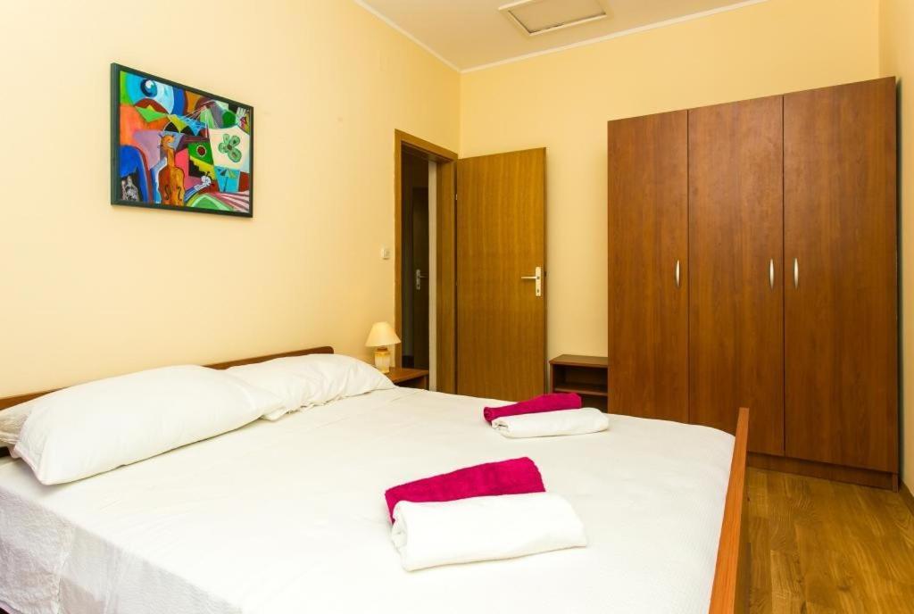 & Braica 3*